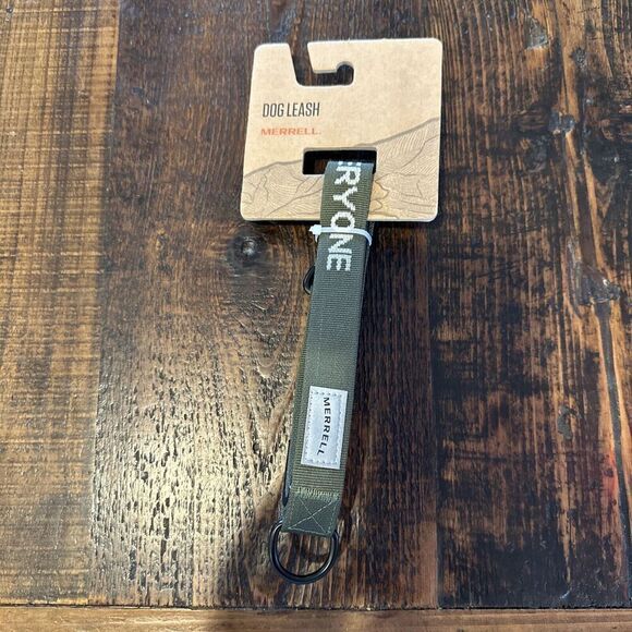 MERRELL DOG LEASH DUSTY OLIVE OUTDOORS IS FOR EVERYONE $35 - Picture 1 of 2